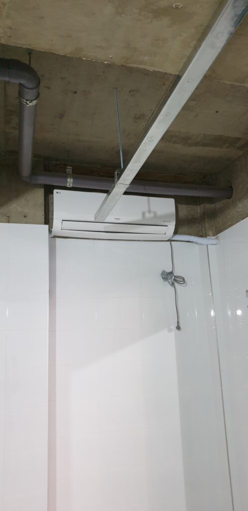 천장형에어컨 벽걸이 인천 BHC 치킨집 설치 현장 » 시스템에어컨 전문 업체 - 브로공조 » 시스템에어컨 전문 업체 - 브로공조